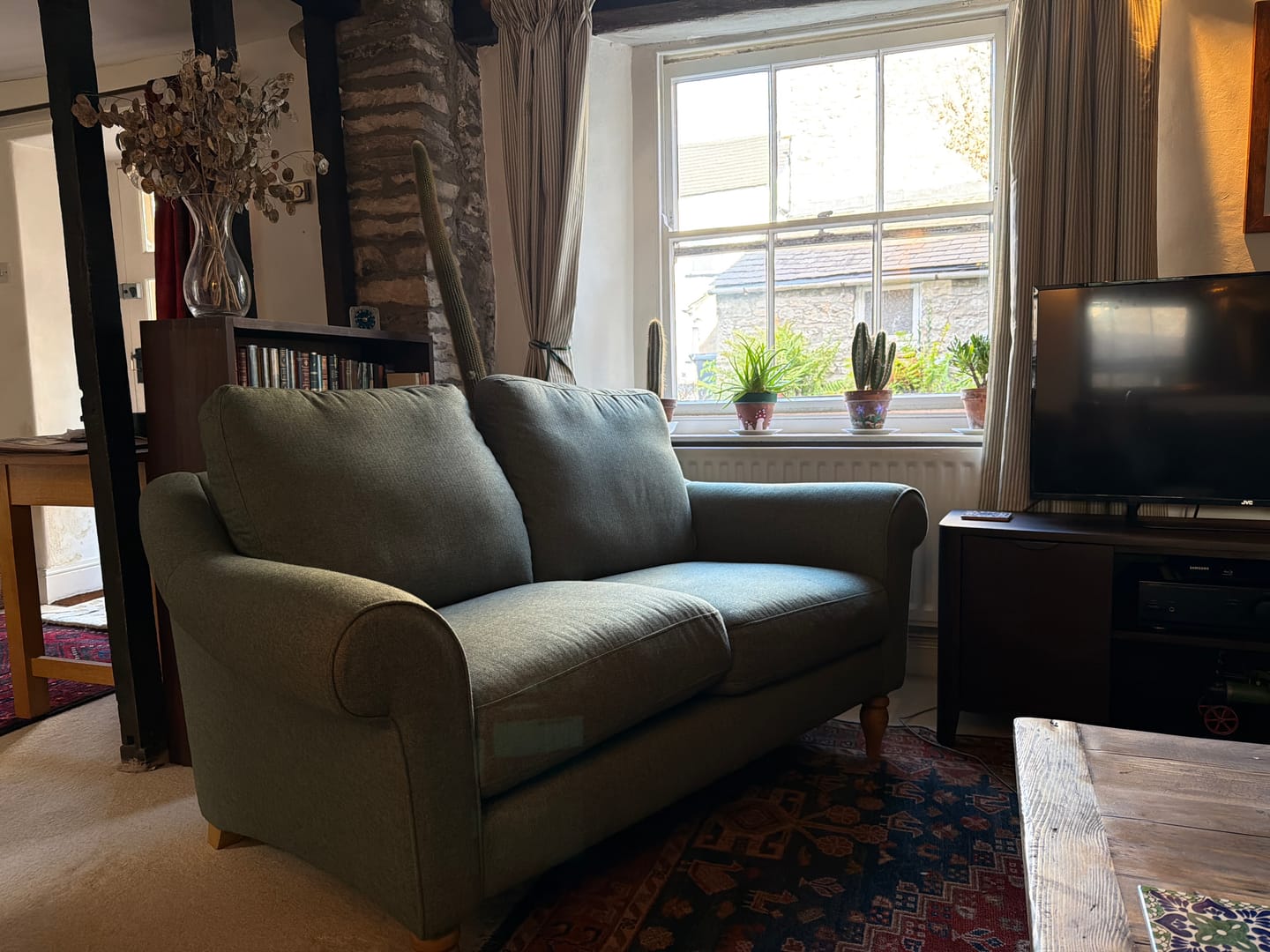 Heatons Furniture Outlet