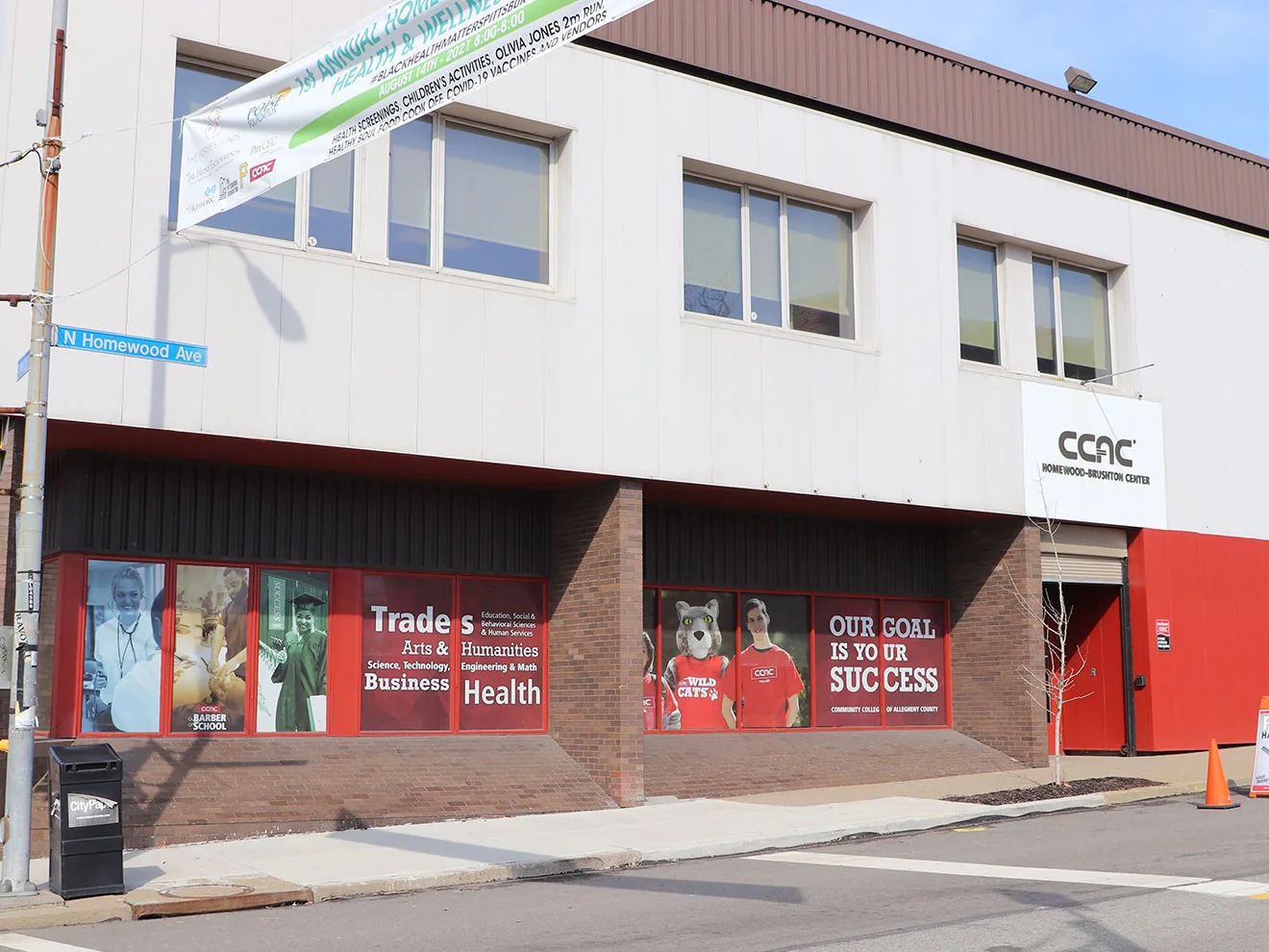 Fachada de Homewood-Brushton Center de CCAC.