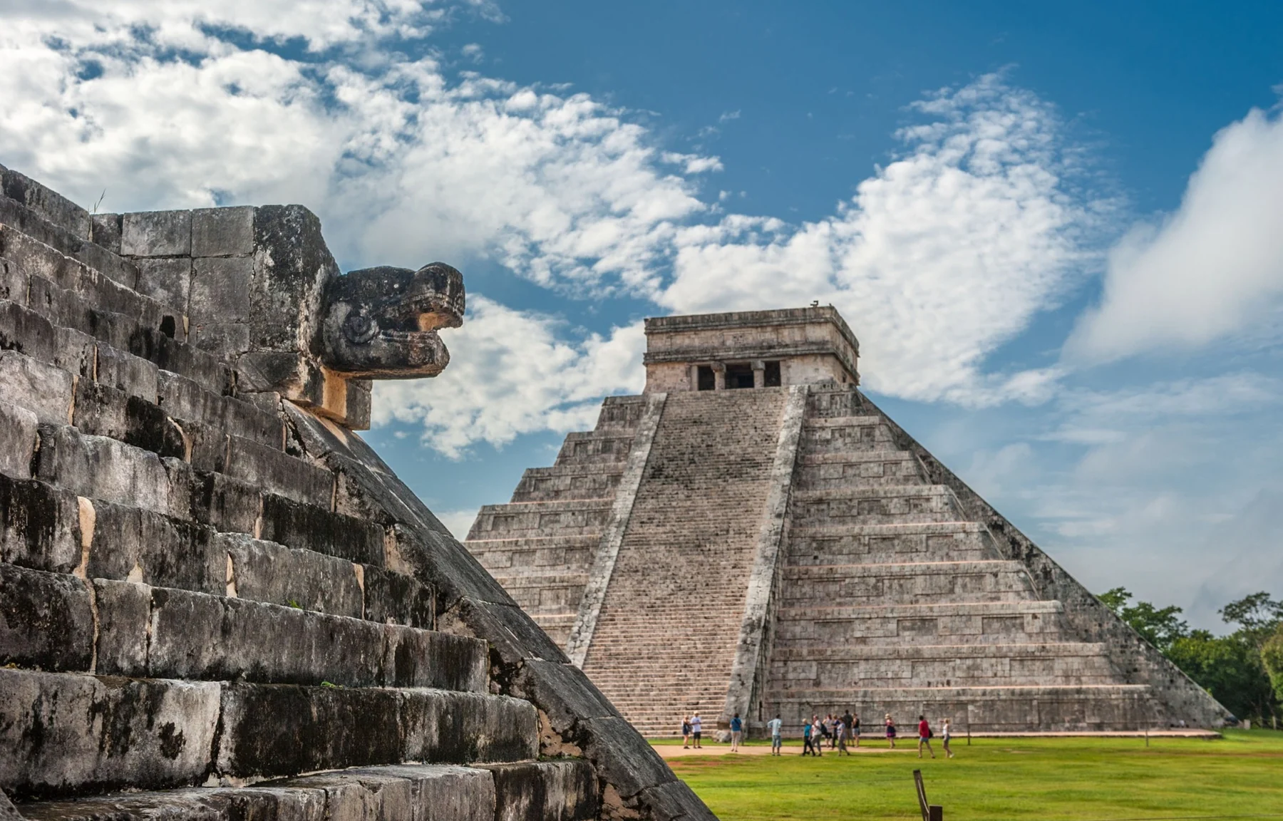 Pirámide maya en la excursión a Chichén Itzá de Amigo Tours
