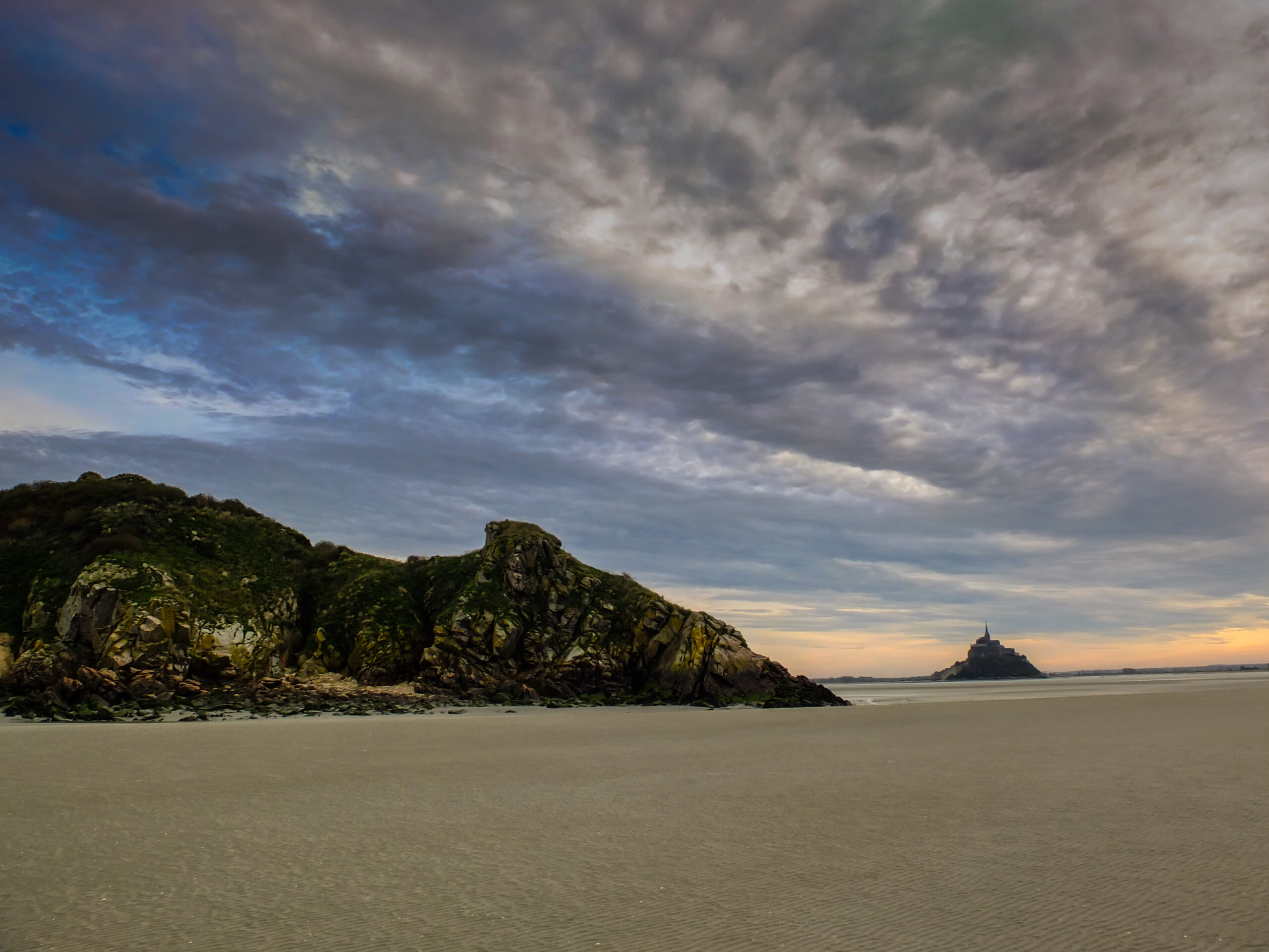 Tombelaine y el litoral de la bahía del Mont-Saint-Michel