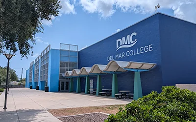 Edificio del Center for Economic Development de Del Mar College, en South Staples Street.