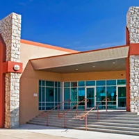 Entrada del Administrative Services Center de El Paso Community College