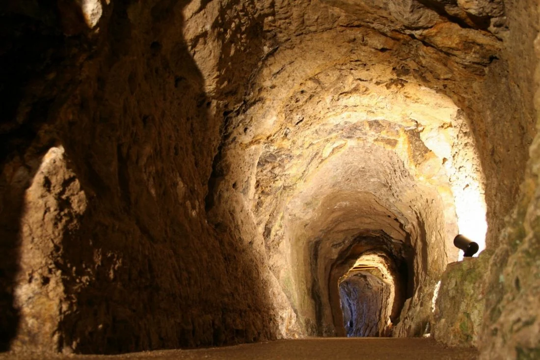 Entrada de la galería histórica Ryugenji Mabu en Iwami Ginzan