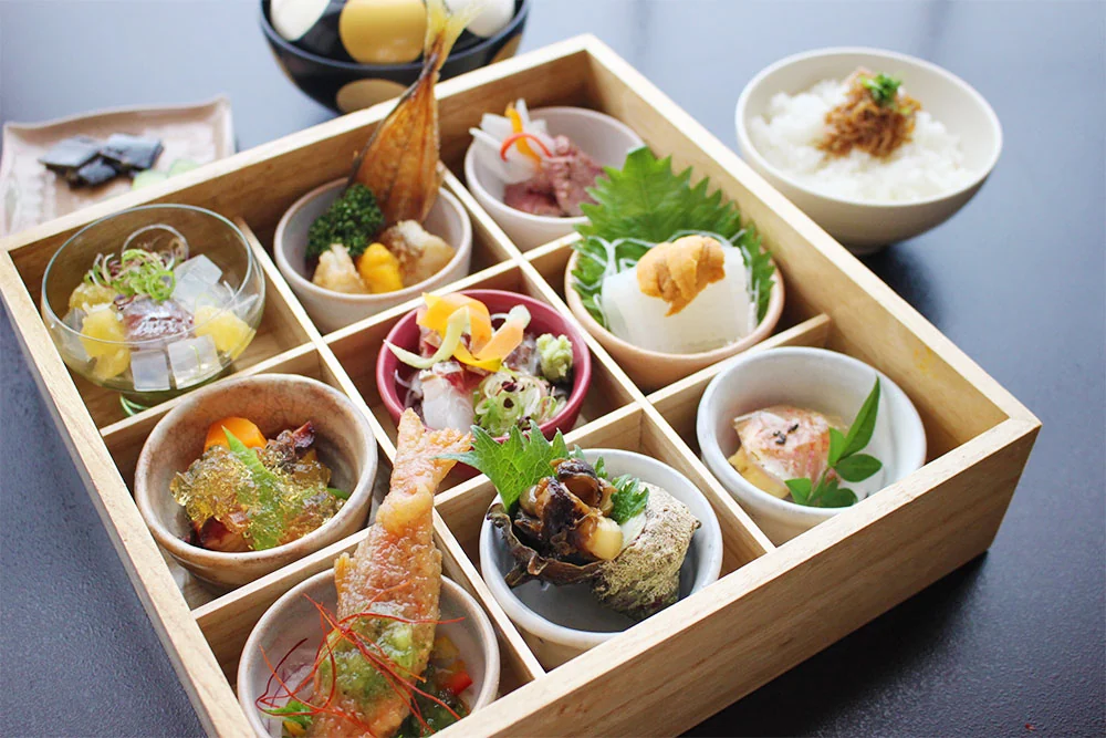 Plato de temporada de Hagigoyomi en Hagi Meiringakusha