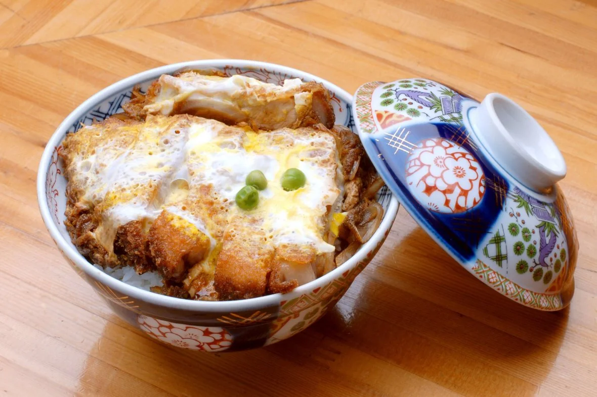 Restaurante Nakajima, conocido por el katsudon de salsa de Aizu.