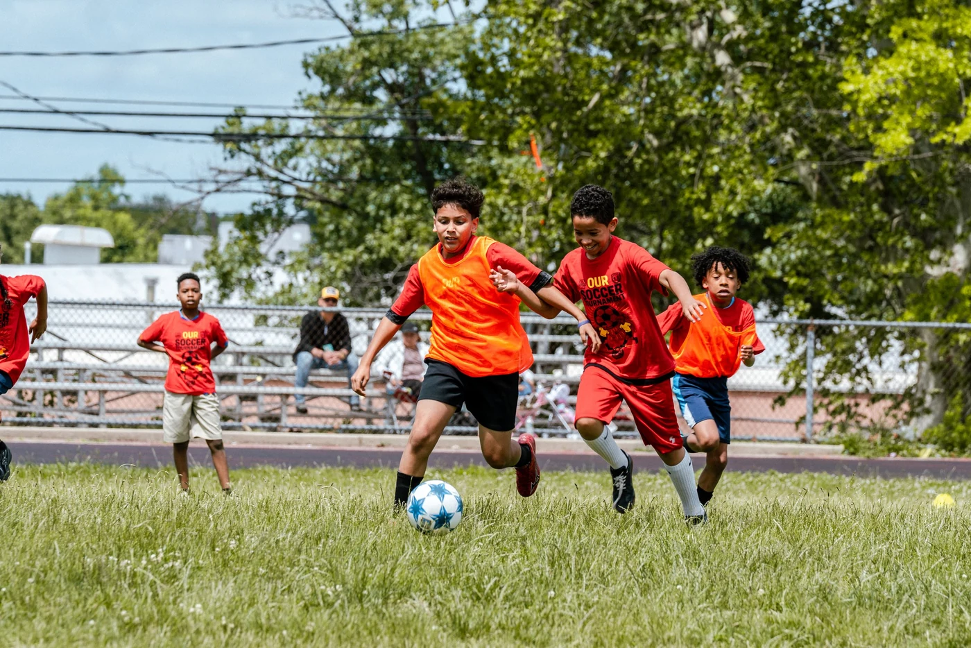 Jugadores del Kensington Soccer Club en una actividad del programa del club.