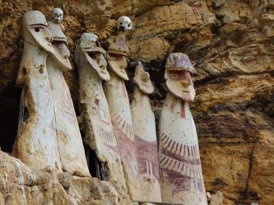 Sarcófagos de Karajía, lugar incluido en excursiones de Chachapoyas