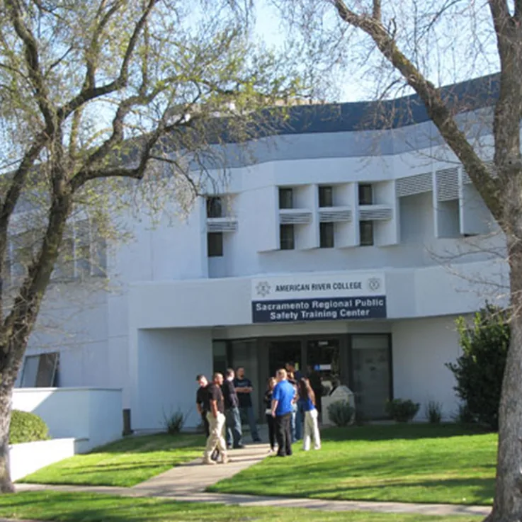 Instalaciones del centro de seguridad pública de American River College en McClellan.