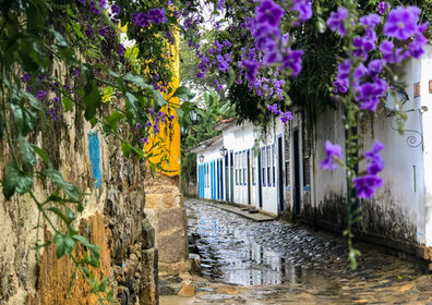 Imagen de passeio de escuna en la bahía de Paraty publicada por la agencia
