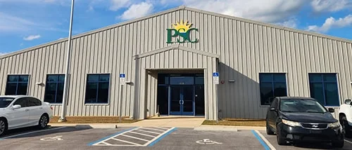 Fotografía oficial de Pensacola State College — Sandy Sansing Diesel Mechanics and Commercial Driving Center, Pensacola State College.