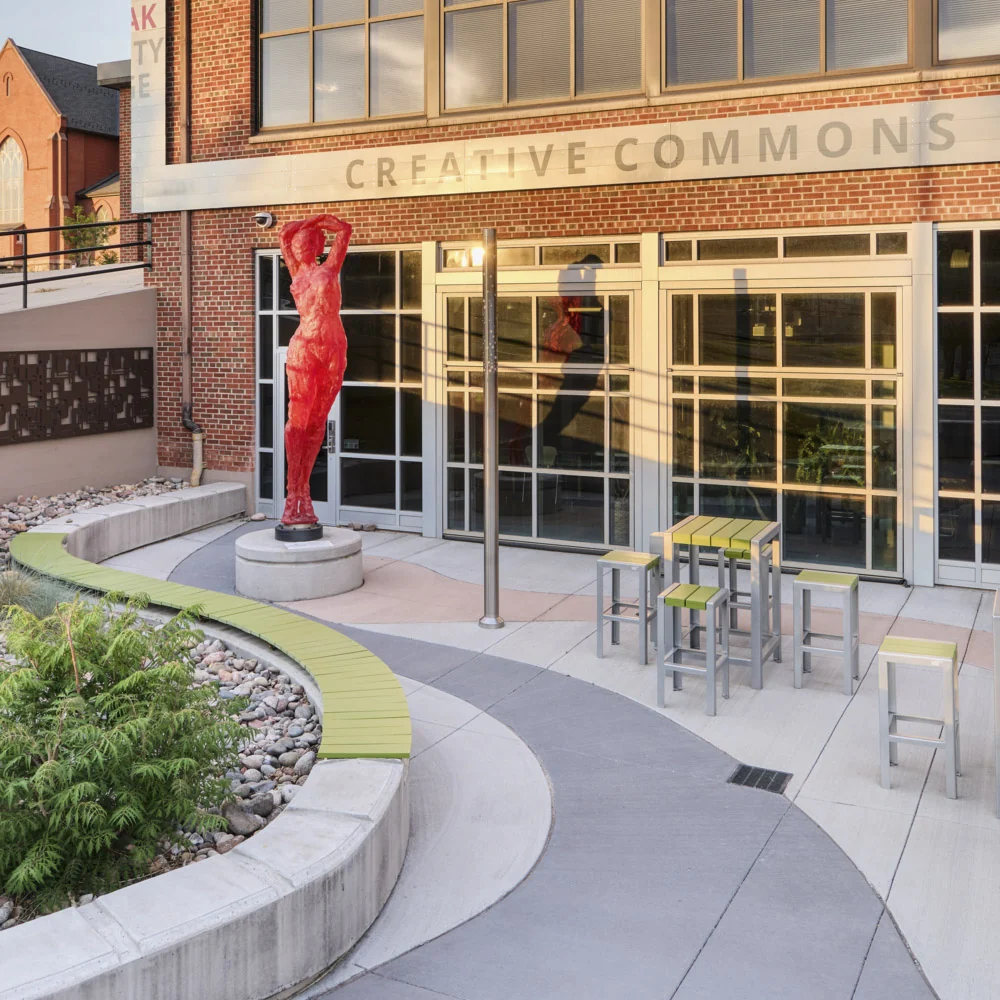 Entrada al espacio Creative Commons del campus Downtown de Pikes Peak State College