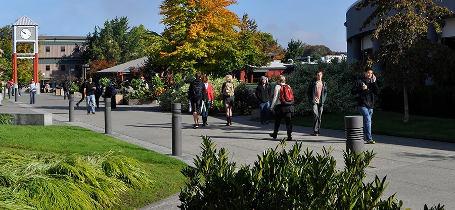 Campus arbolado de South Seattle College en West Seattle