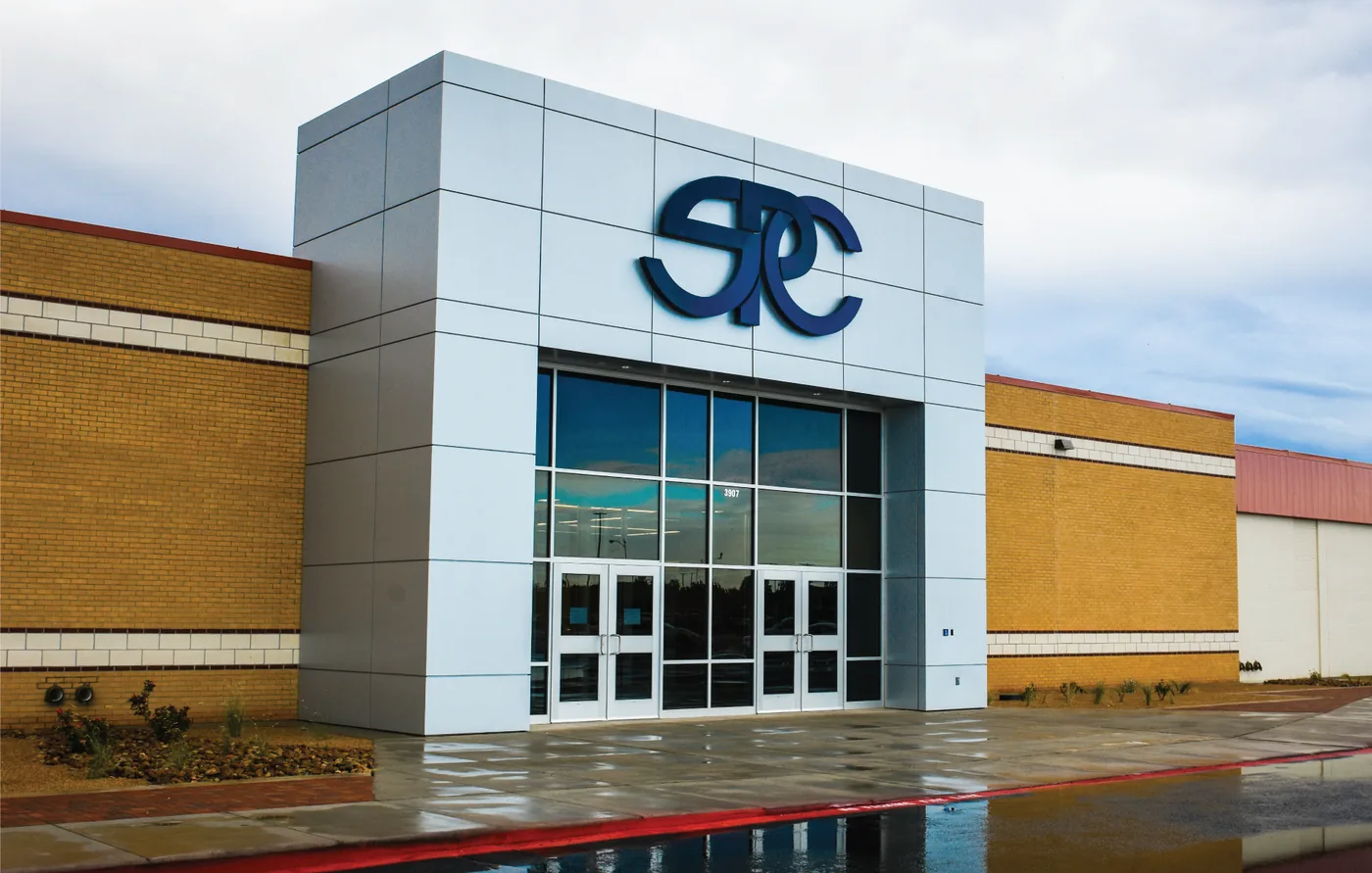 Entrada del Career and Technical Center de South Plains College en 3907 Avenue Q.