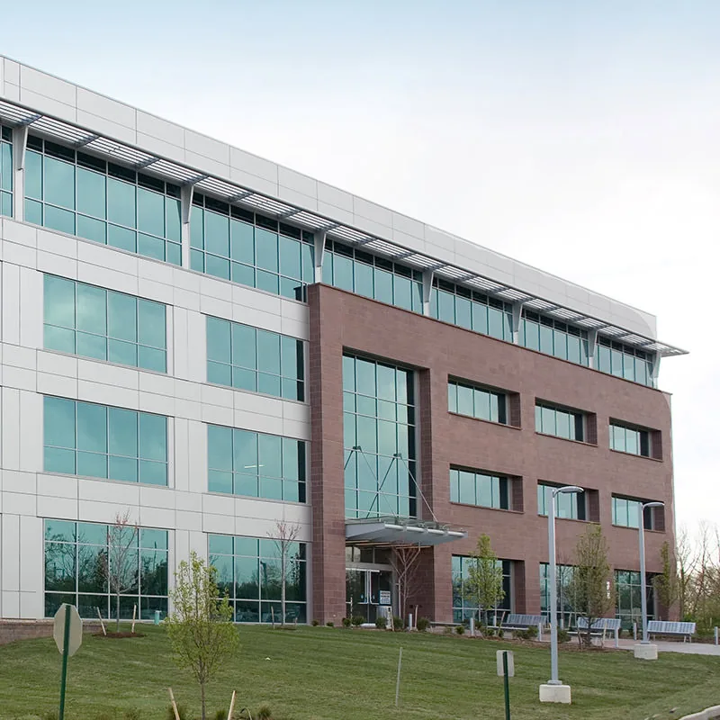 Fachada de St. Louis Community College en Center for Plant and Life Sciences.