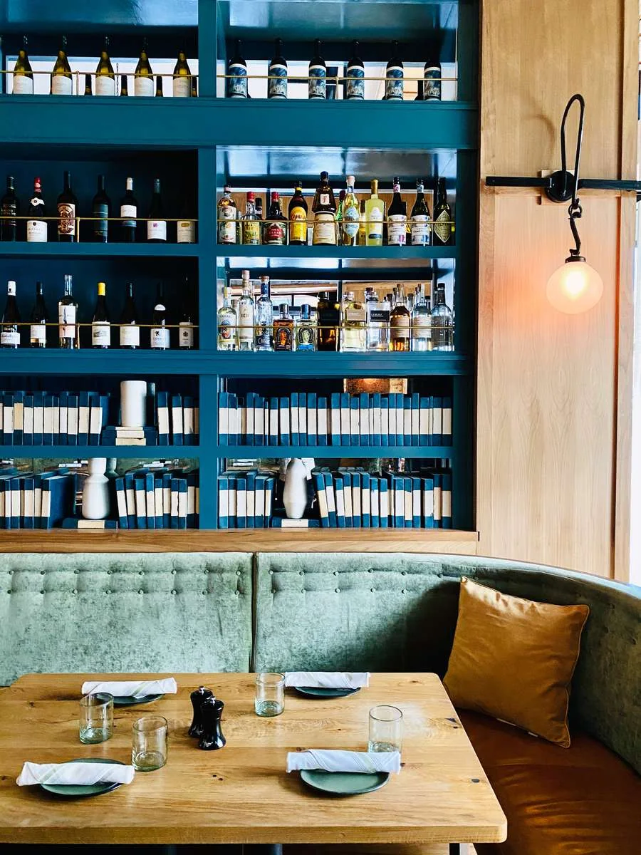 Interior de The Select Restaurant + Bar en City Springs