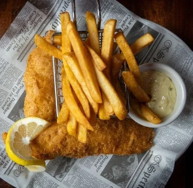 Fish and chips del menú de The Celtic on Market, Denver.