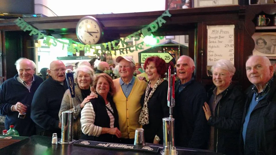 Integrantes de la familia McGinley en Golden Ace Inn.