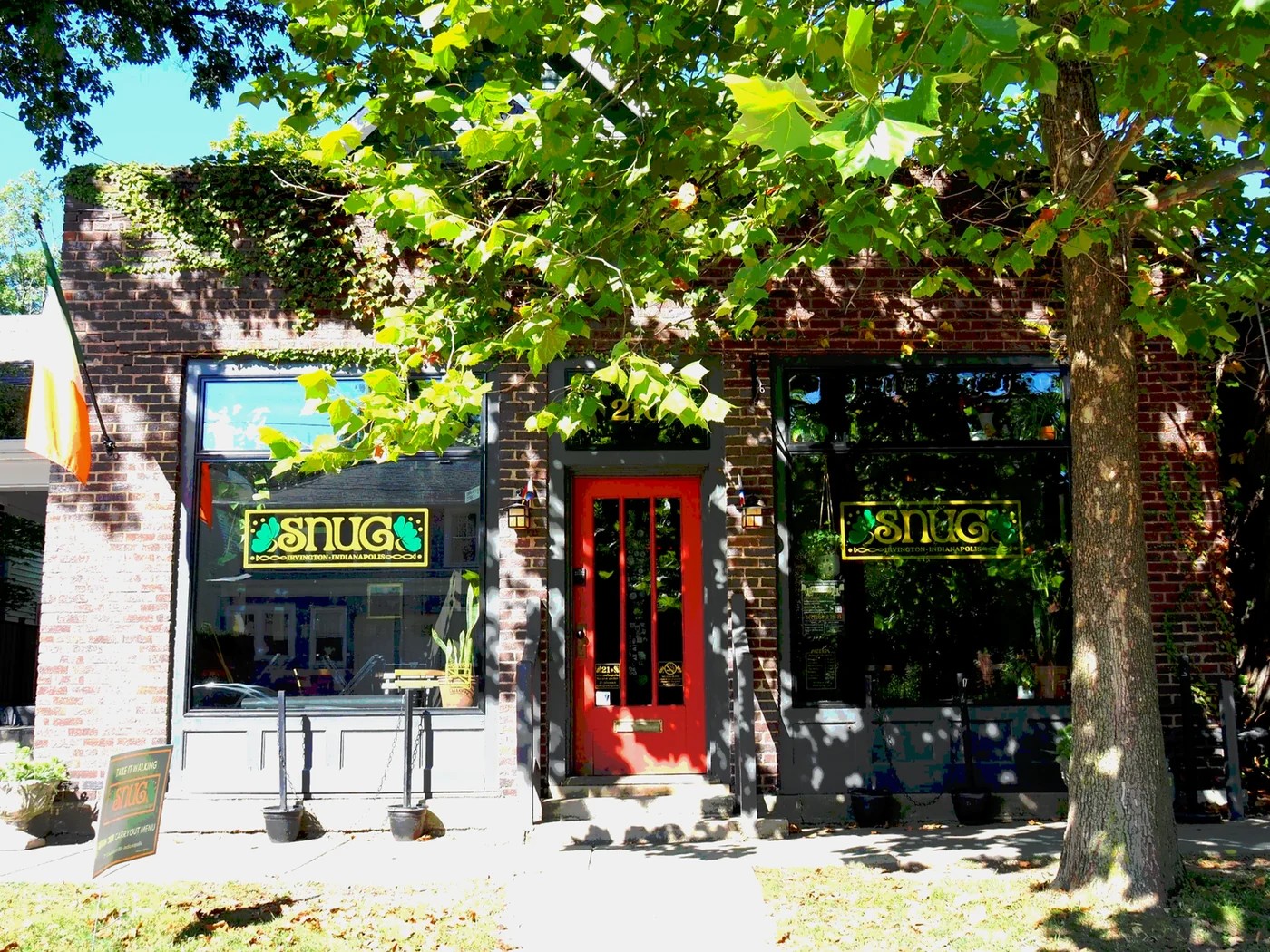 Fachada de SNUG Irish Pub en Irvington, Indianapolis.