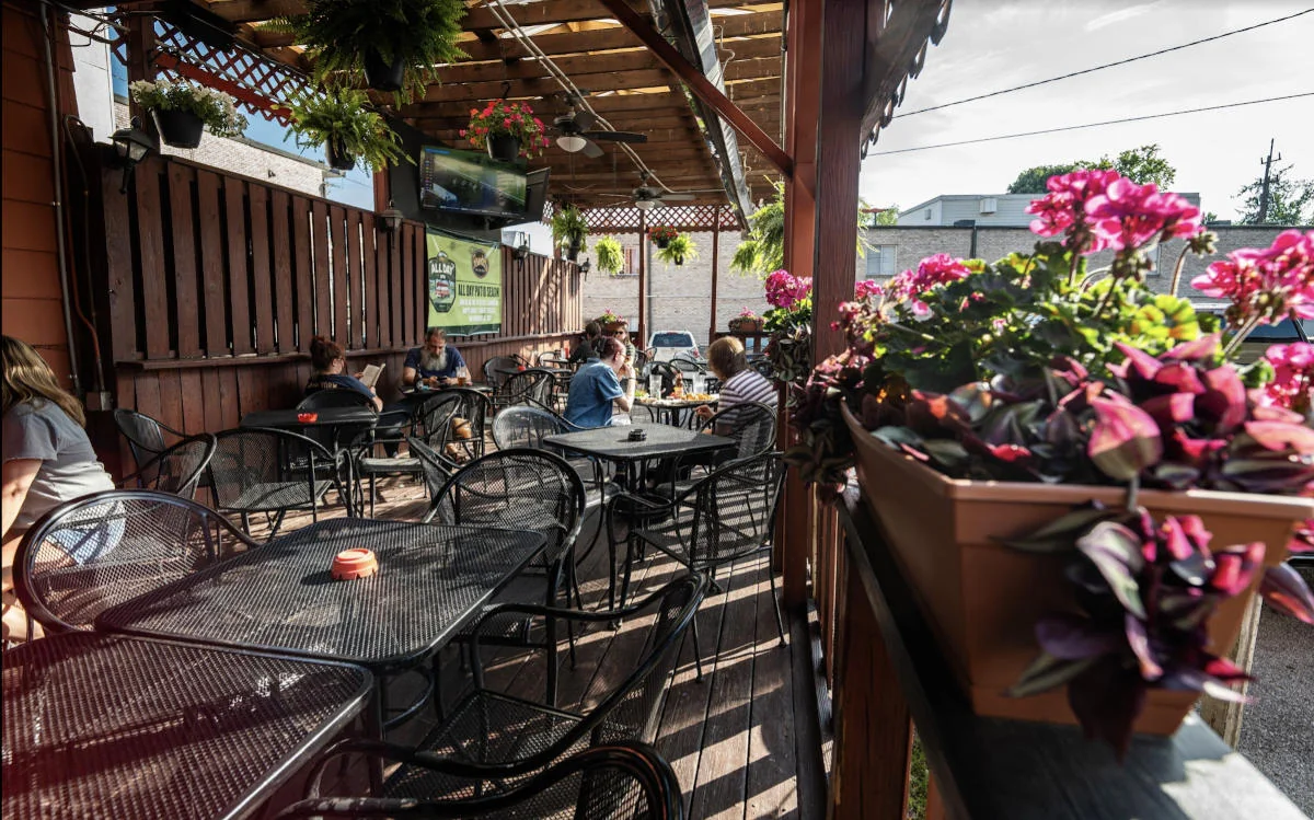 Charlie Brown’s restaurant patio Source: https://static.spotapps.co/website_images/ab_websites/132132_website_v1/parties_section_img.jpg