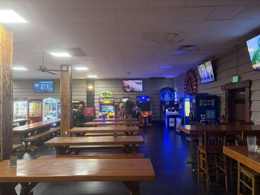 The Graduate dining room with sports screens Source: https://thegraduatestockton.com/wp-content/uploads/2026/05/Untitled-design-6-1024x768.jpg