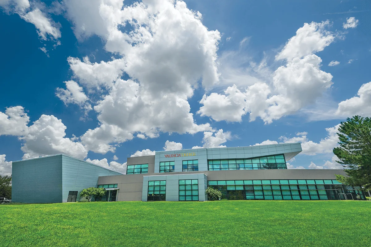 Edificio de la School of Public Safety de Valencia College