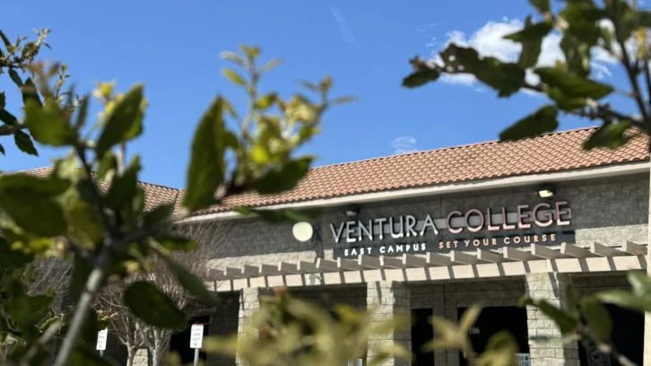 Entrada de Ventura College East Campus en Santa Paula.