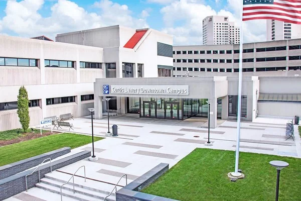 Edificio del Curtis L. Ivery Downtown Campus de WCCCD en Detroit