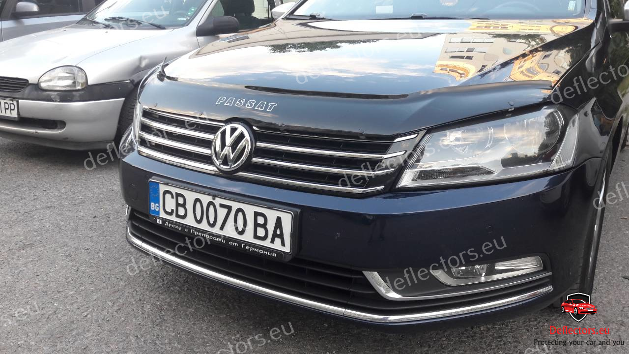 Deflectors.eu hood deflector installed on a Volkswagen Passat.