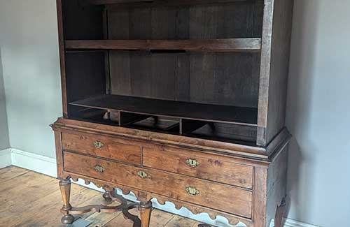 Mueble antiguo de madera / Antique wooden cabinet