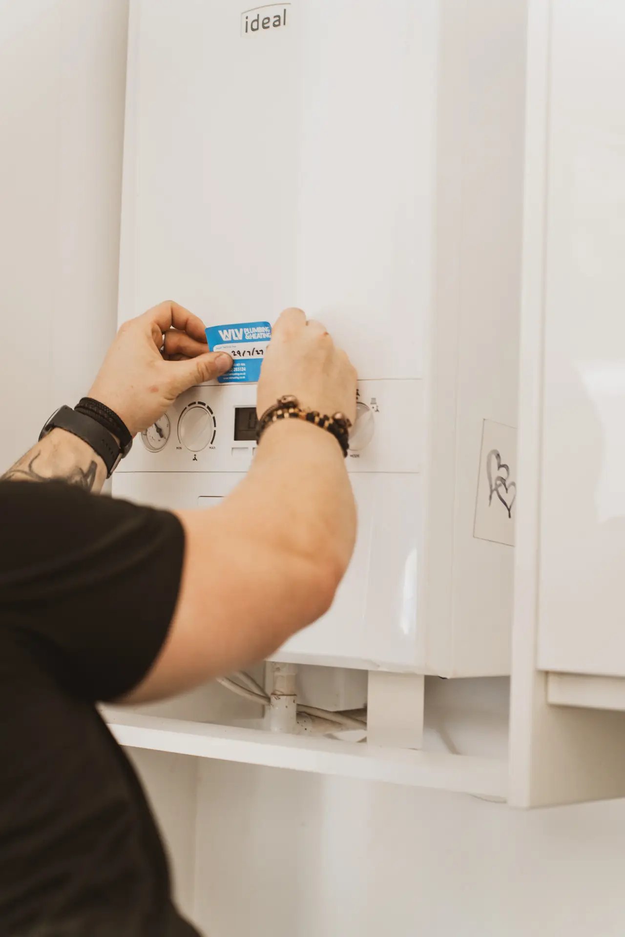 Equipo de control de calefacción instalado en un hogar por WLV Plumbing & Heating.