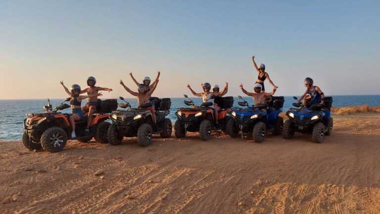 Participantes de una excursión en grupo organizada por Safari Experts en Creta.