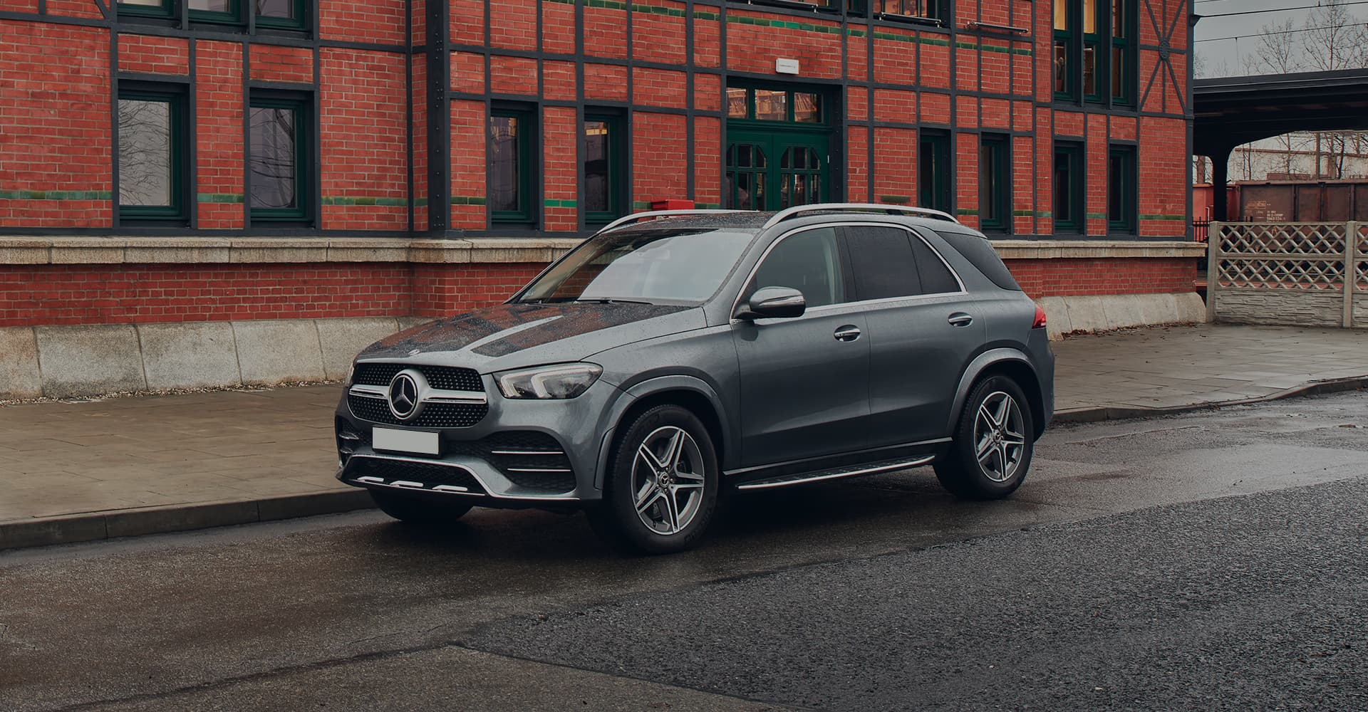 SUV gris mostrado en el inventario visual de autos usados de Top Gear Stoke.
