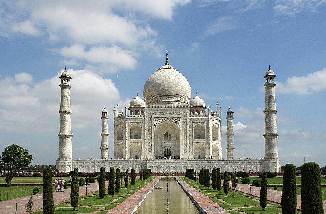 El Taj Mahal en Agra, destino central de las visitas ofrecidas por Taj India Tour.