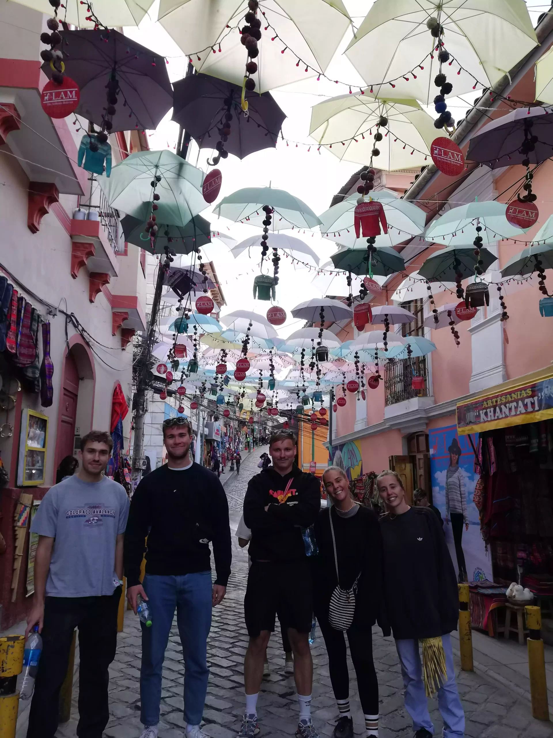Participantes del recorrido urbano Be a Local de Altitude Travel