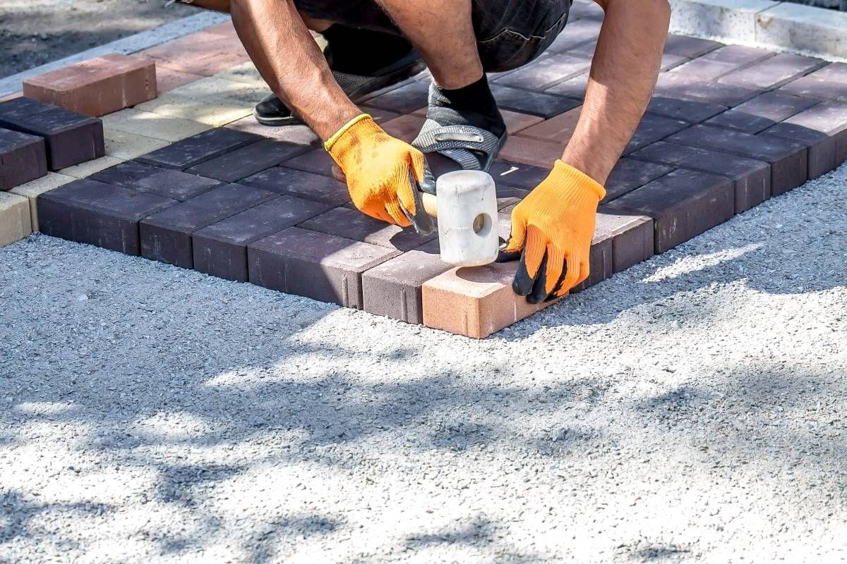 AVS Fencing & Landscaping - Supporting DIY and Trade Projects Since 1993