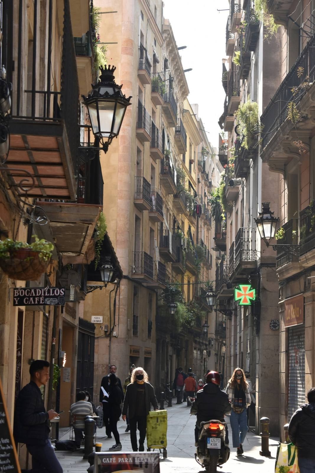 Calle del Born, barrio incluido en las rutas a pie de Barkeno Tours