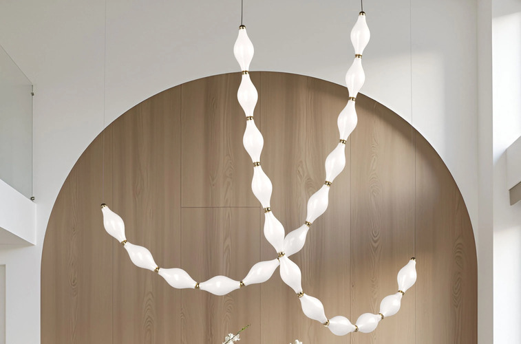 Sculptural chandelier in a CASANOVA interior