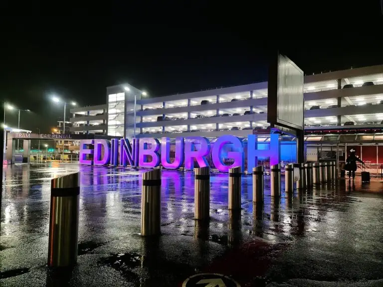 Edinburgh Airport Transfers & Taxis | EDI Transfers