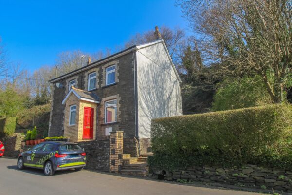 Estate & Letting Agents | Cardiff, Newport & Pontypridd | James Douglas
