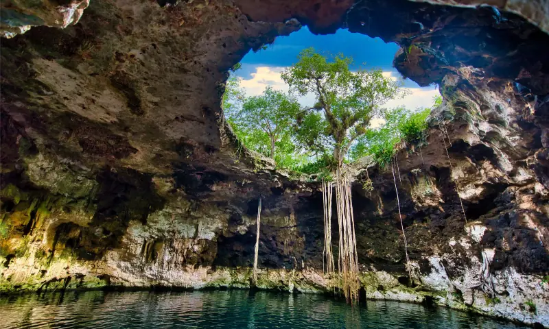 Cenote de la ruta Santa Bárbara ofrecida desde Mérida