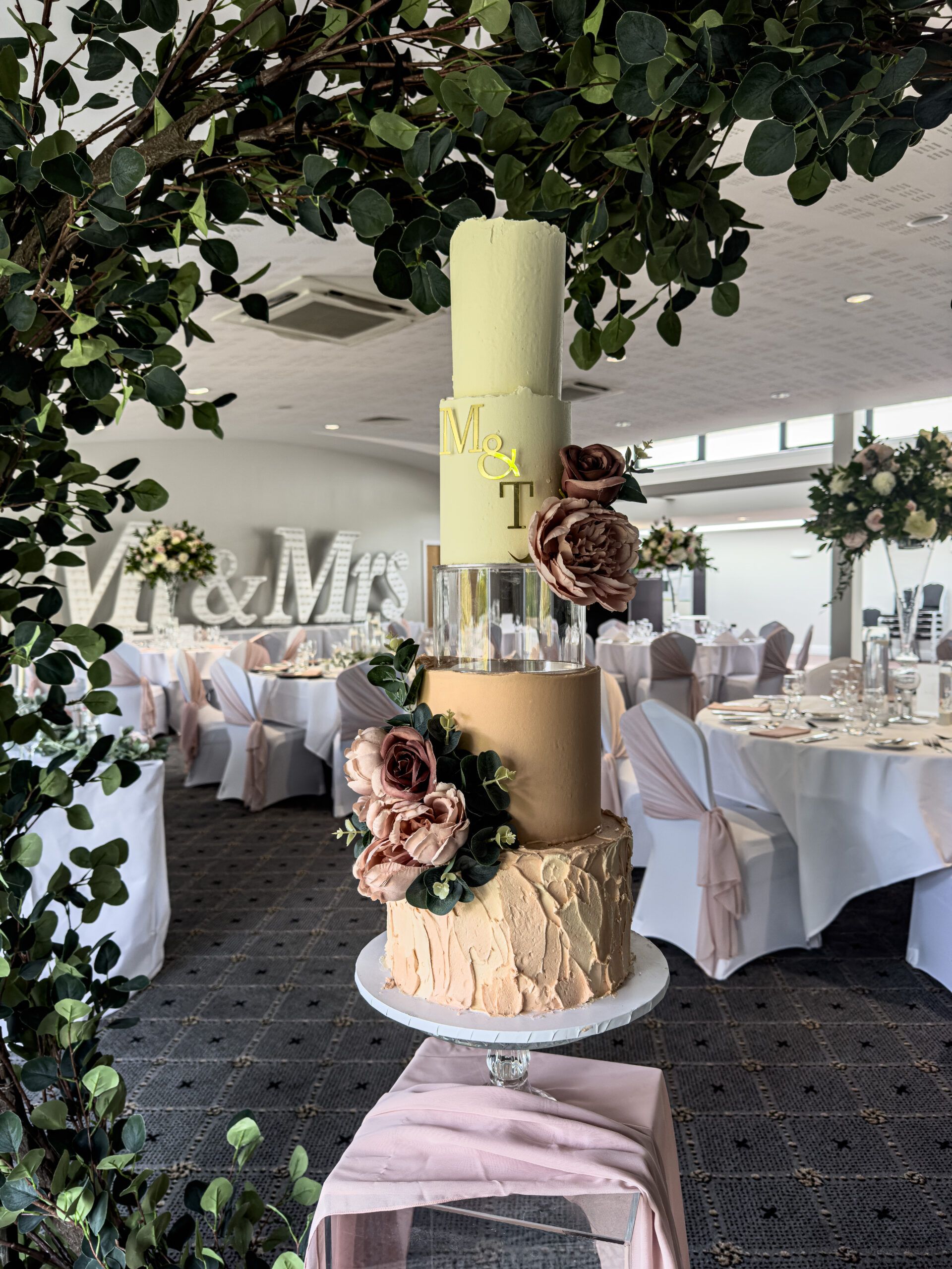 Flourish & Flotts — Luxury wedding cakes for modern romantics