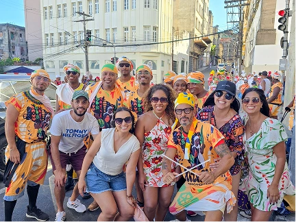 Grupo durante una experiencia publicada por From Bahia en Salvador