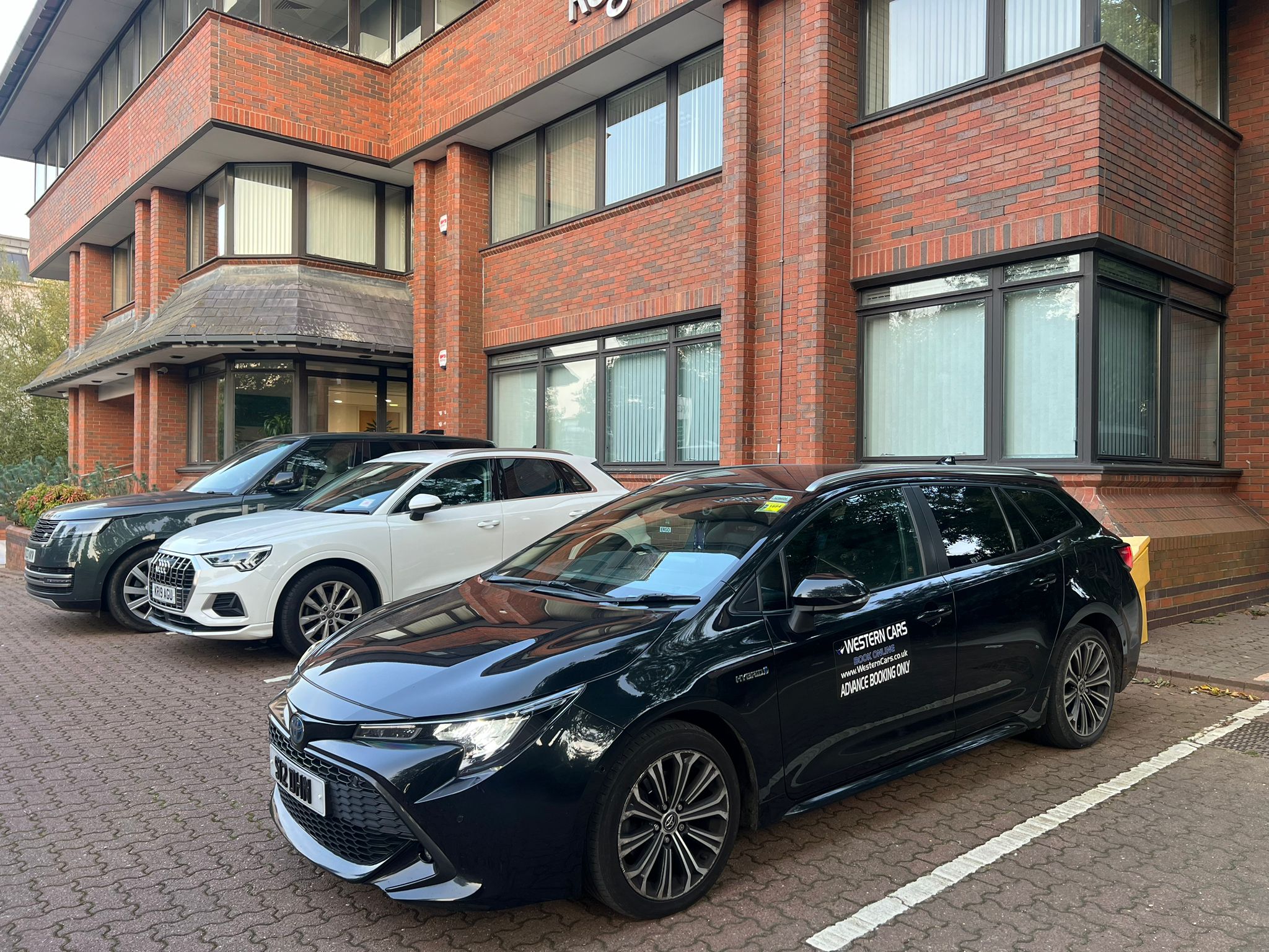 Horsham Taxis | Western Cars | 24/7 Taxi Service
