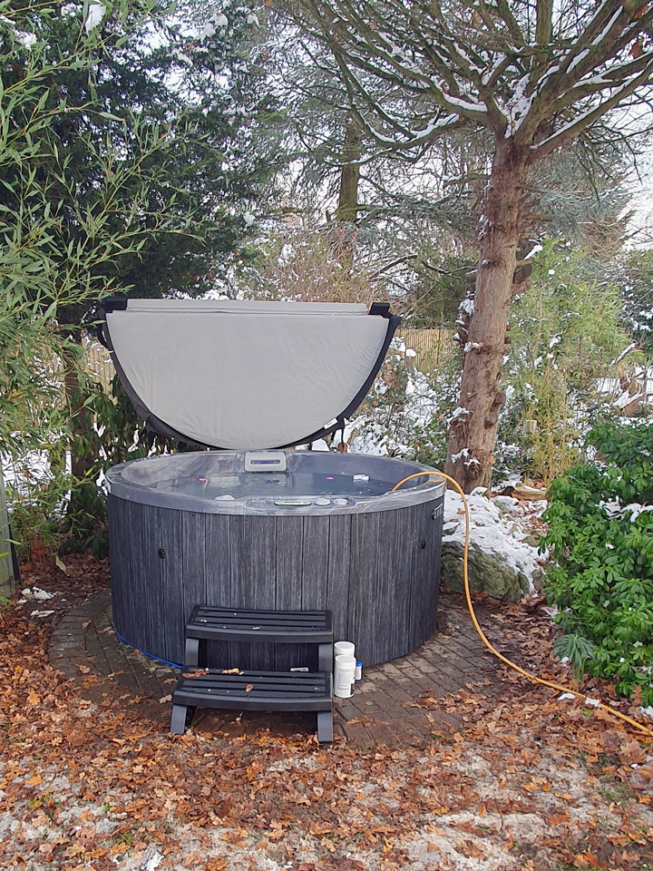 Hot Tub Servicing, Repairs, Drainage and Installations