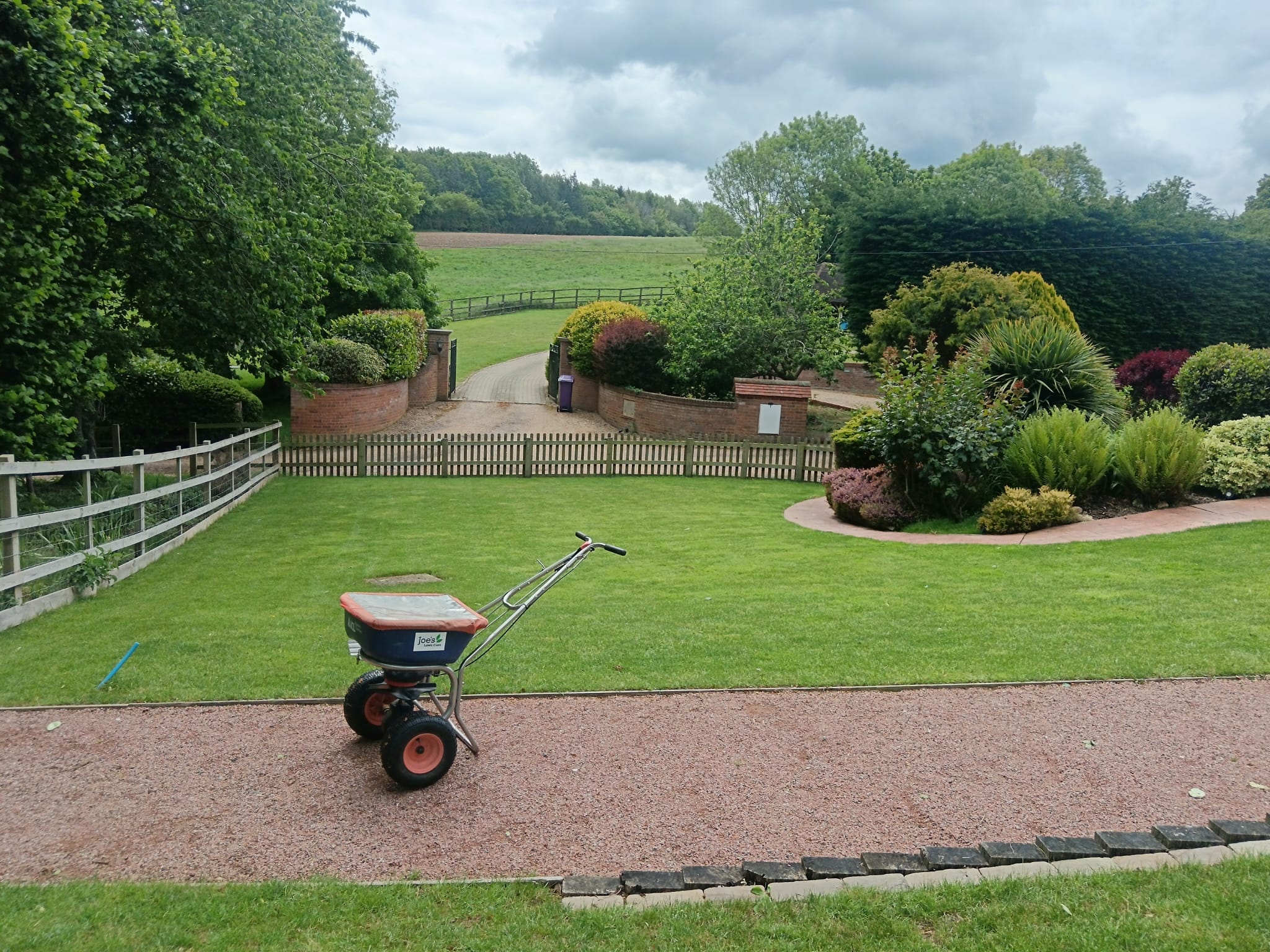 Lawn Care Services | Lawn Treatment Services - Joe's Lawn Care