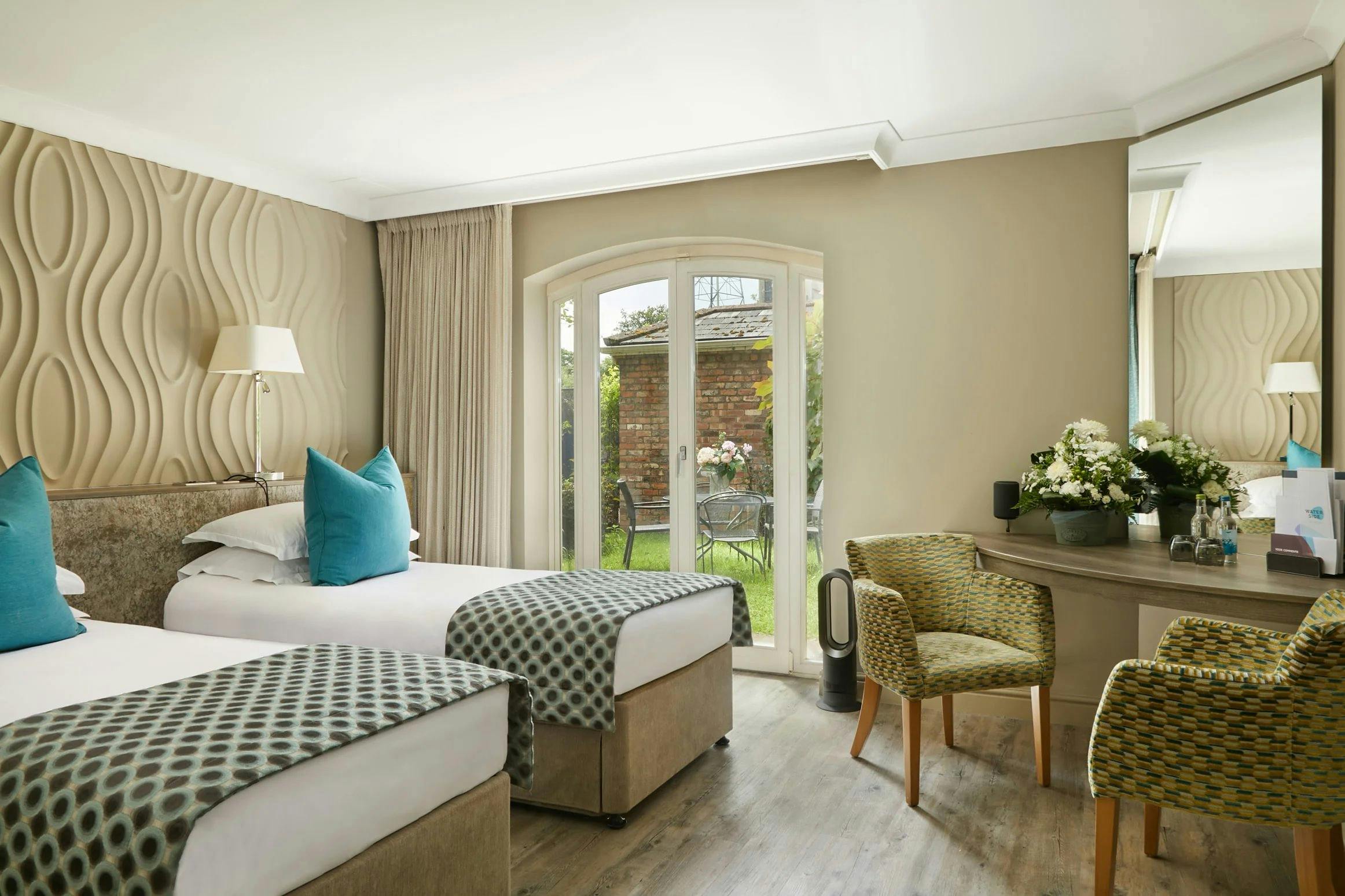 Lion Quays | Resort & Hotel in Oswestry, Shropshire | 2026 | Gorgeous Oswestry Canal Vie