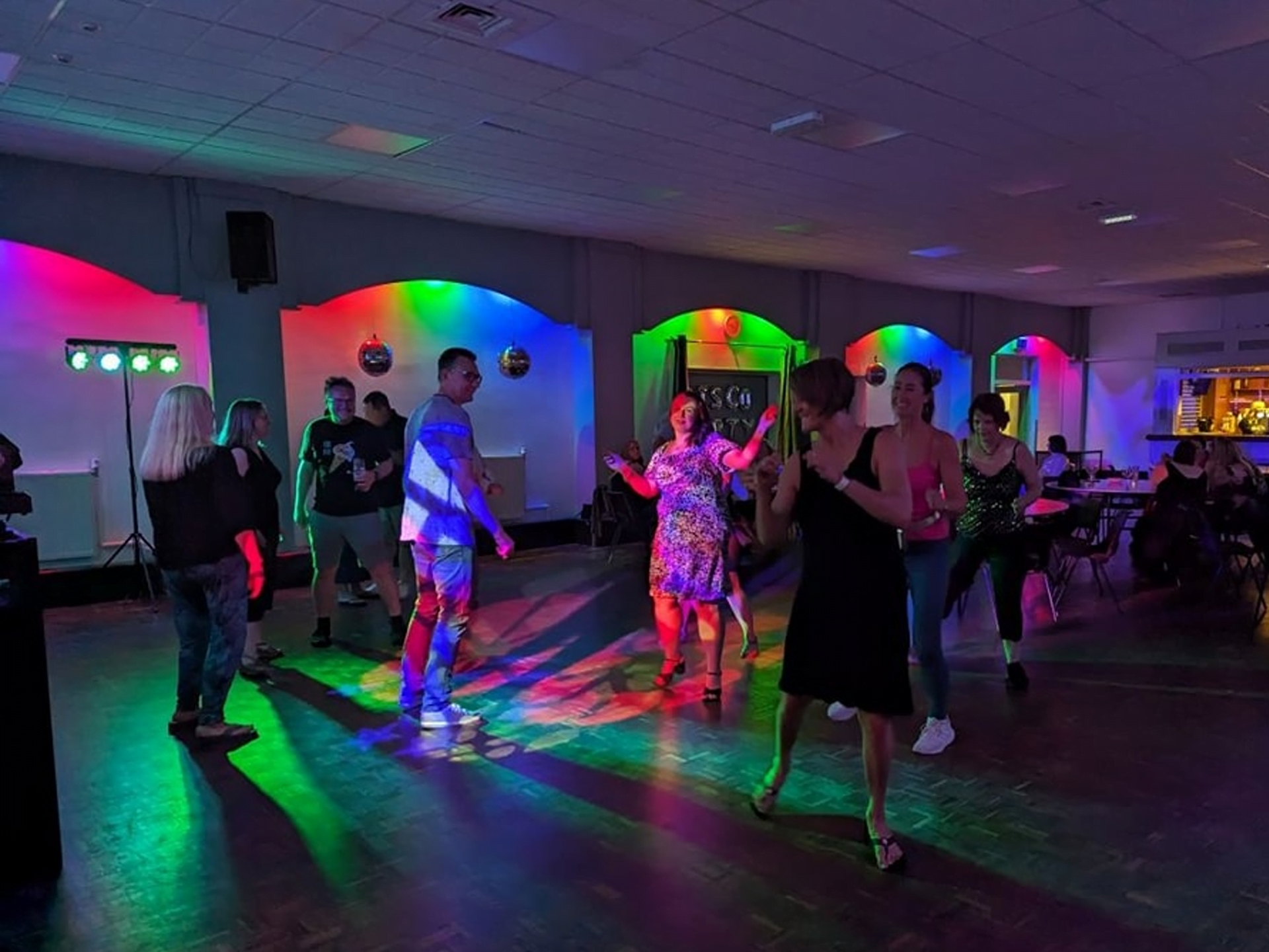 Luv2Disco | Mobile Disco and DJ for Weddings & Parties