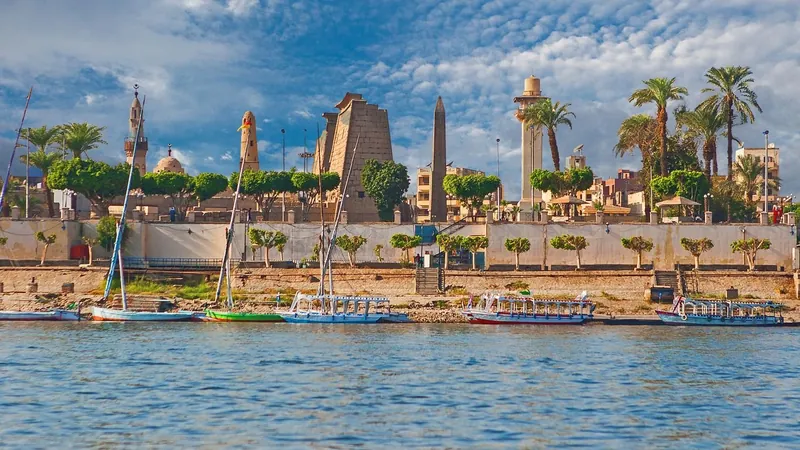 Embarcaciones de crucero en el Nilo, dentro de la oferta de Egypt Rest Tours.