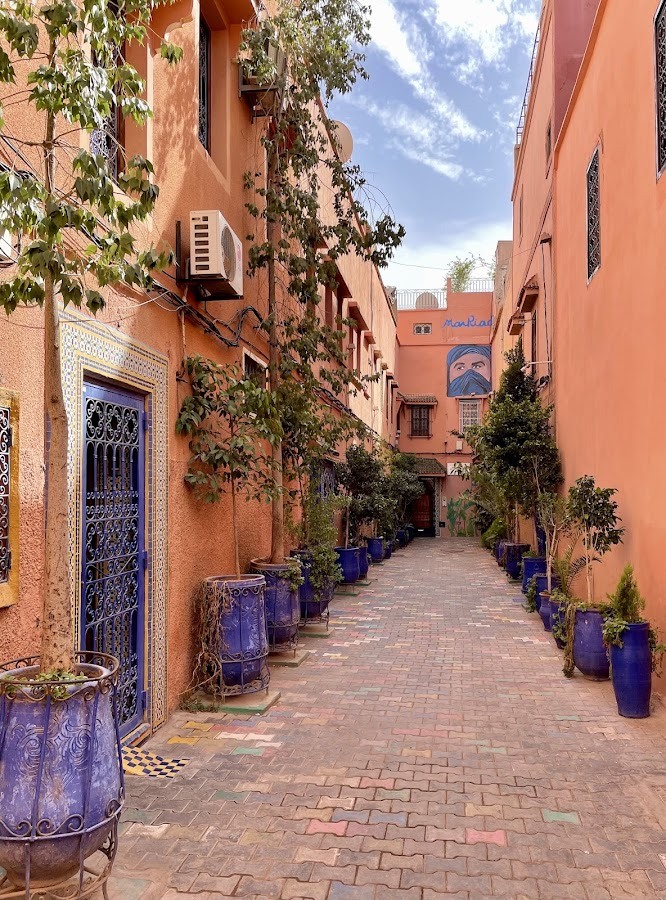 Calle peatonal de la medina; foto compartida en la galería de Google Maps del negocio.