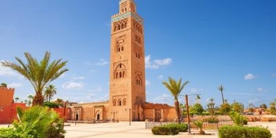 Minarete de la mezquita Koutoubia en Marrakech; fotografía del catálogo de tours de la empresa.